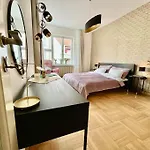 Spac Apartment In Old Town