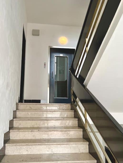 Spac In Old Town Apartment *